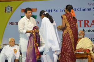 Blind Achievement17-Nethra-Student-Receiving-Appreciation